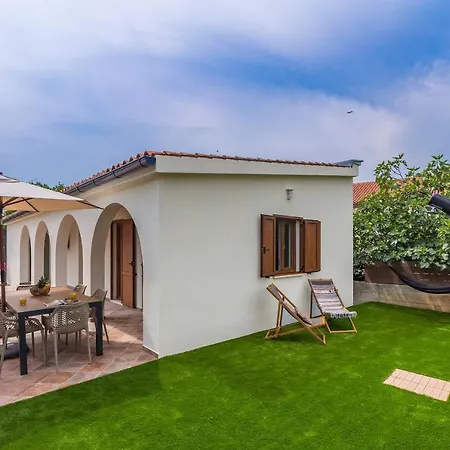 Tatil Evi Holiday House Summer Breeze Pinezići